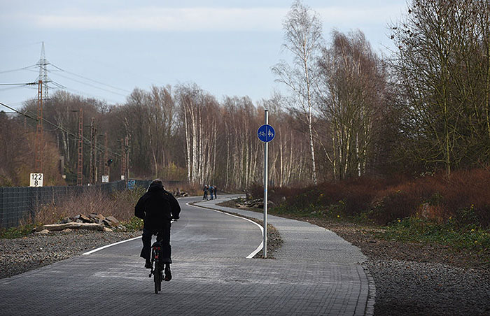 bicycle-highway-autobahn-germany-21